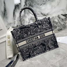 Dior Shopping Bags